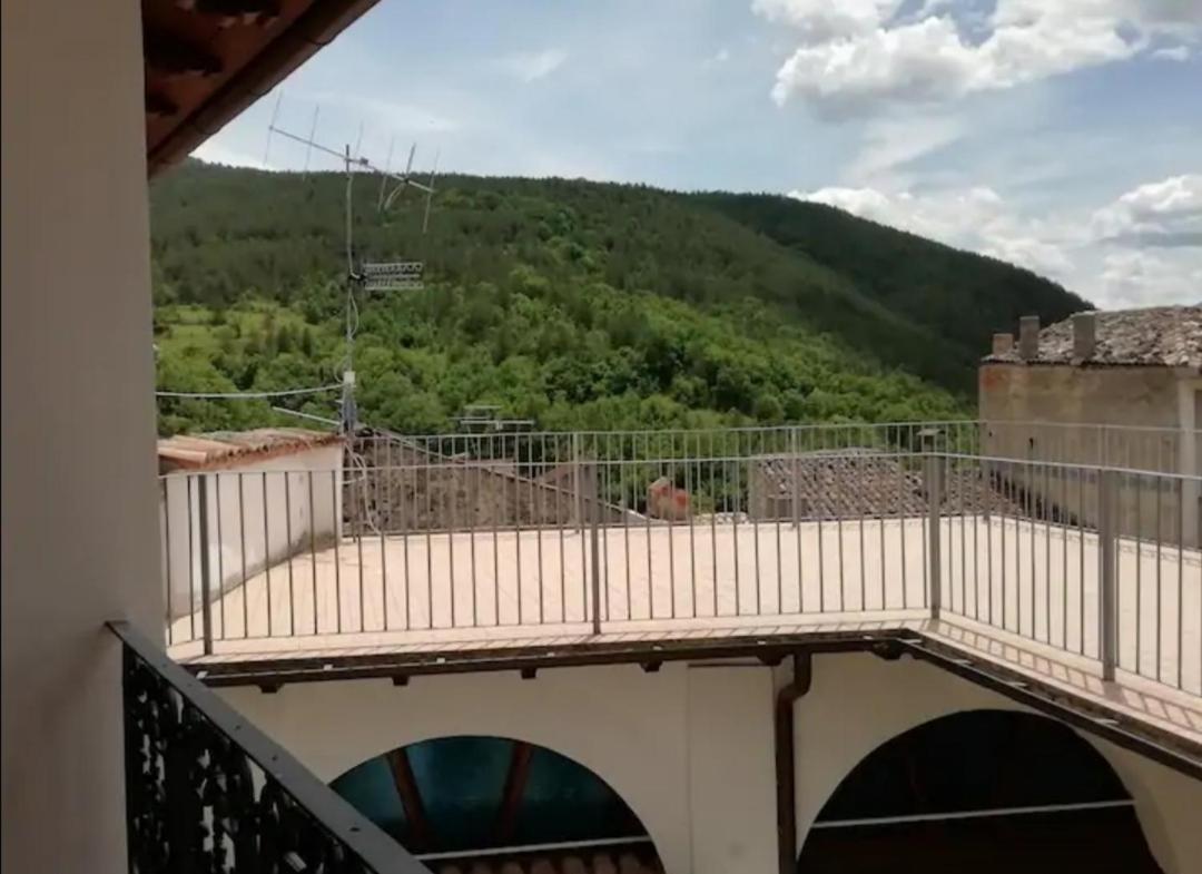 Piazzetta Del Forno Grazioso Bilocale Ad Assergi Exteriér fotografie