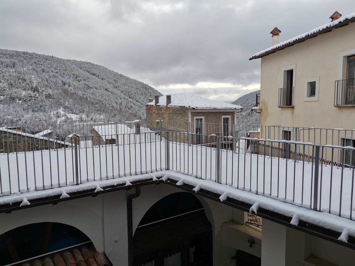 Piazzetta Del Forno Grazioso Bilocale Ad Assergi Exteriér fotografie